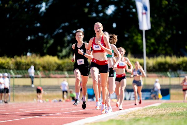 Marie Proepsting (VfL Eintracht Hannover) ,Jasmina Stahl (Hannover 96) am 02.07.2022 waehrend den NLV+BLV Leichtathletik-Landesmeisterschaften im Jahnstadion in Goettingen (Tag 1)